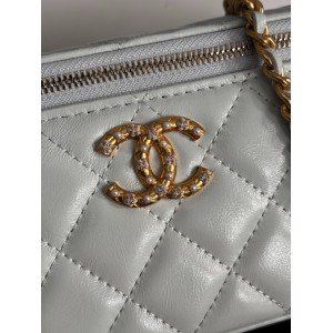 Chanel beauty vanity bag 17x9.5x8cm Bags