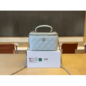 Chanel beauty vanity bag 17x9.5x8cm Bags