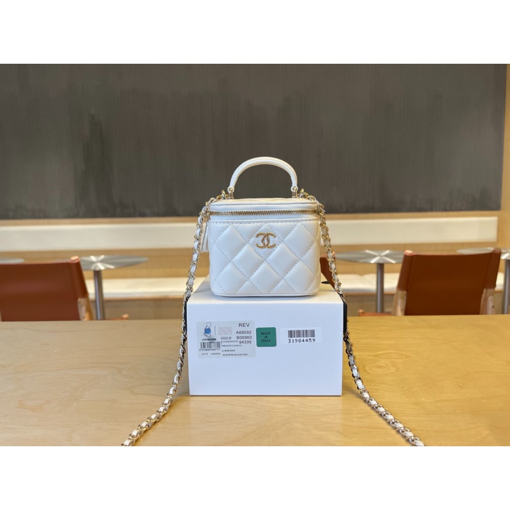 Chanel beauty vanity bag 11x8.5x7cm Bags