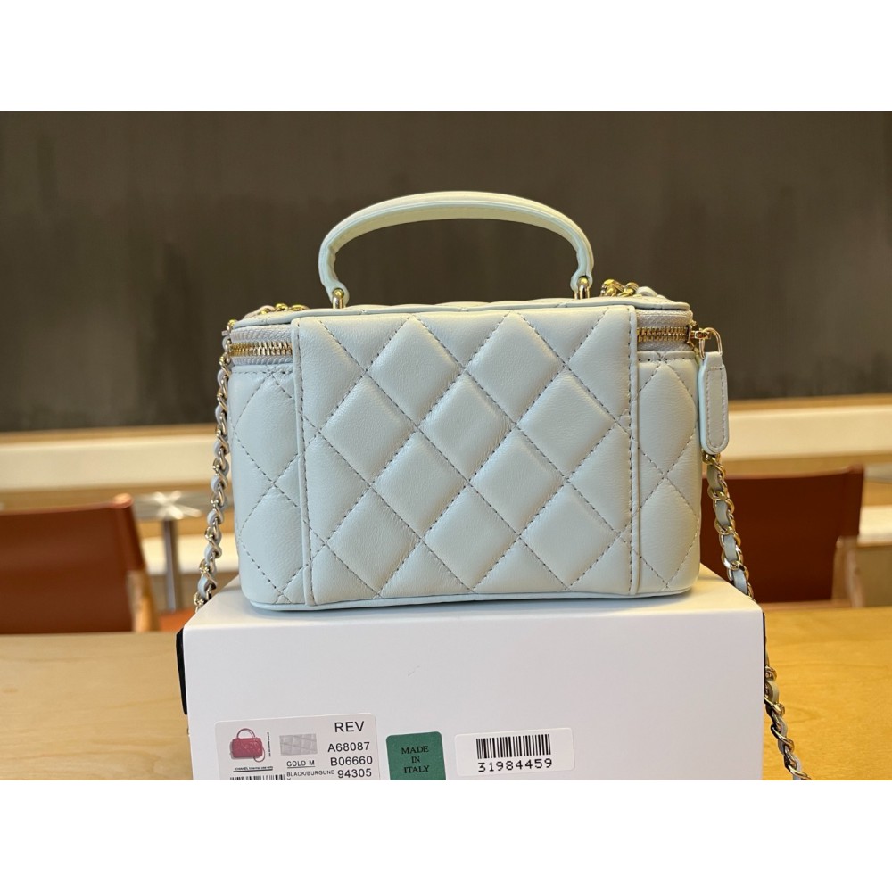 Chanel beauty vanity bag 17x9.5x8cm Bags