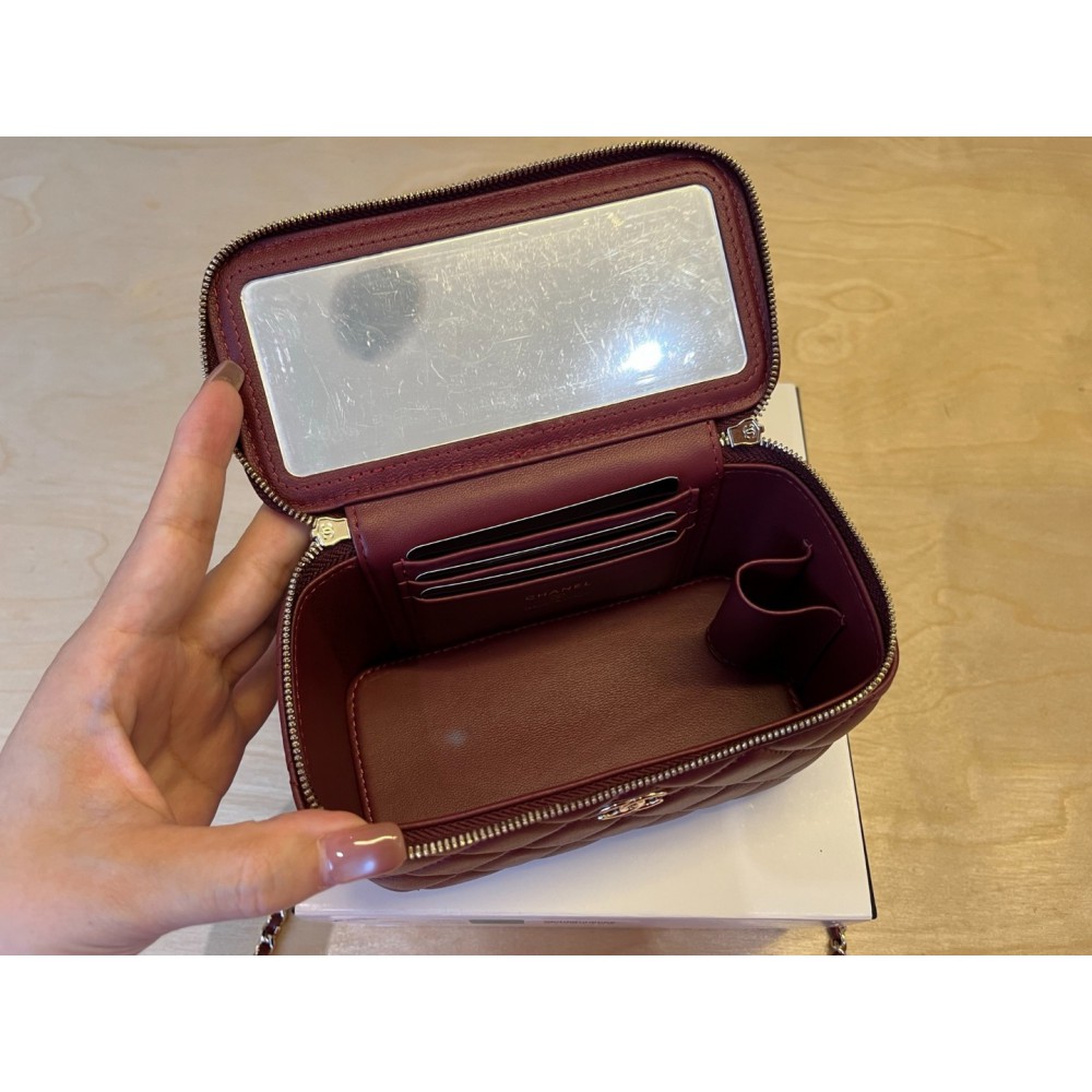 Chanel beauty vanity bag 17x9.5x8cm Bags