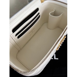 Chanel beauty vanity bag 17x9.5x8cm Bags