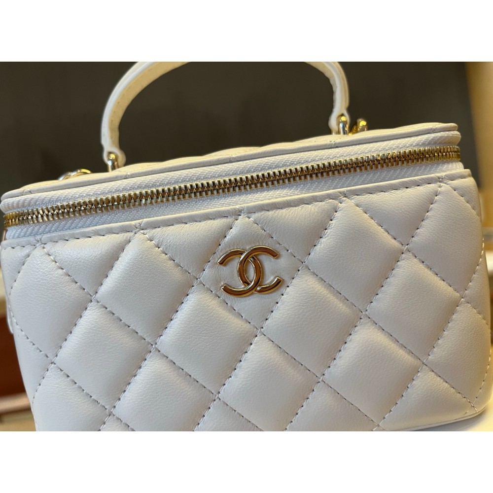Chanel beauty vanity bag 17x9.5x8cm Bags