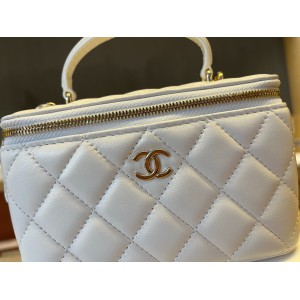 Chanel beauty vanity bag 17x9.5x8cm Bags