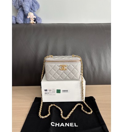 Chanel beauty vanity bag 17x9.5x8cm