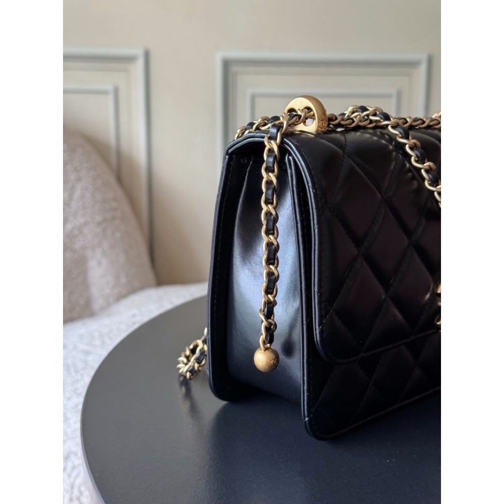 Chanel classic flap 22x14.5x8cm Bags