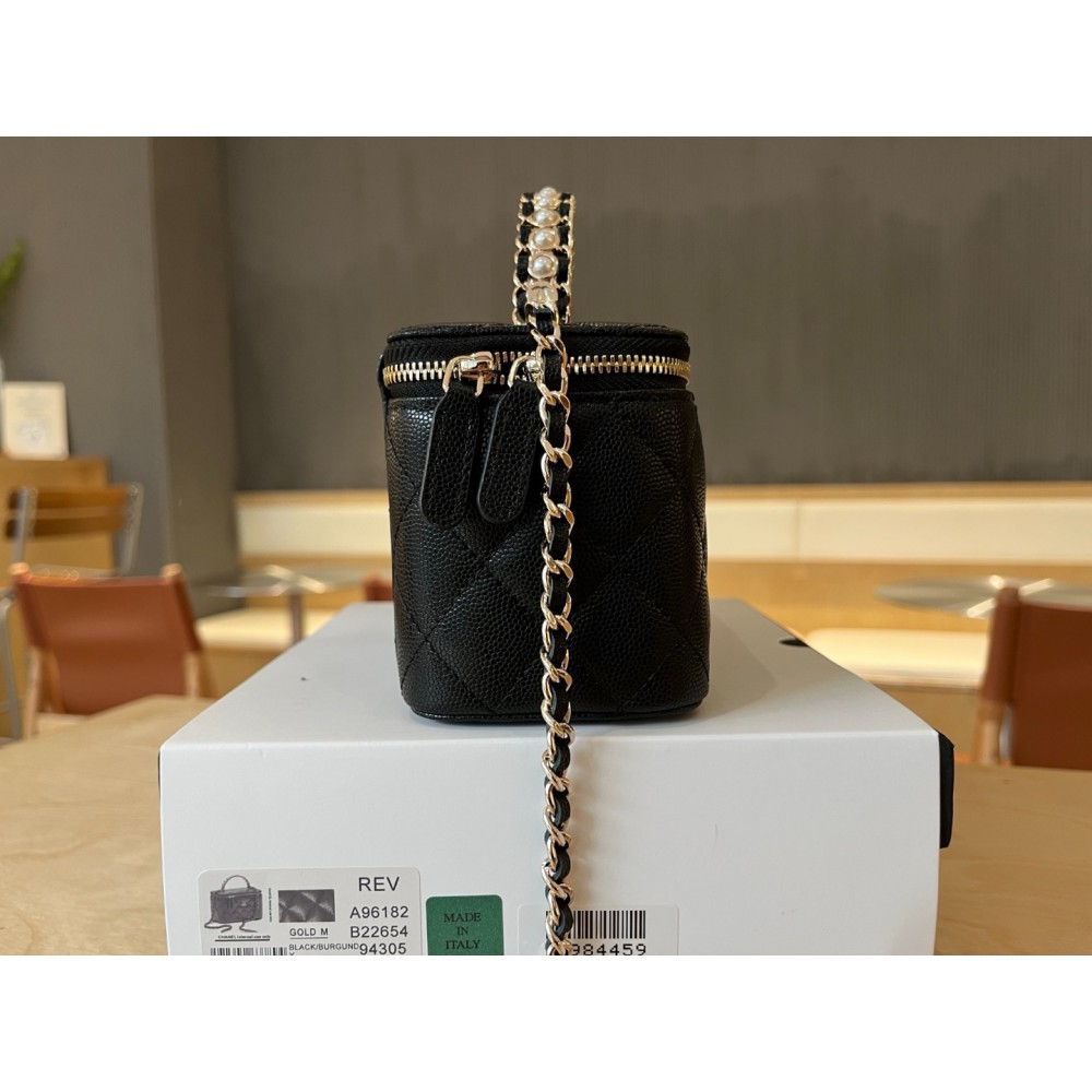 Chanel vanity chain bag 17x9.5x8cm  Bags