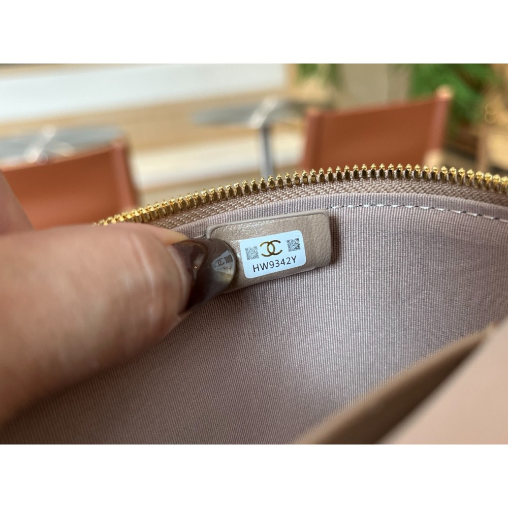 Chanel vanity chain bag 19.5x17.5cm  Bags