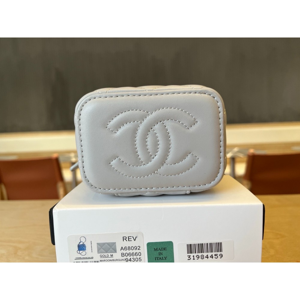 Chanel beauty vanity bag 11x8.5x7cm Bags