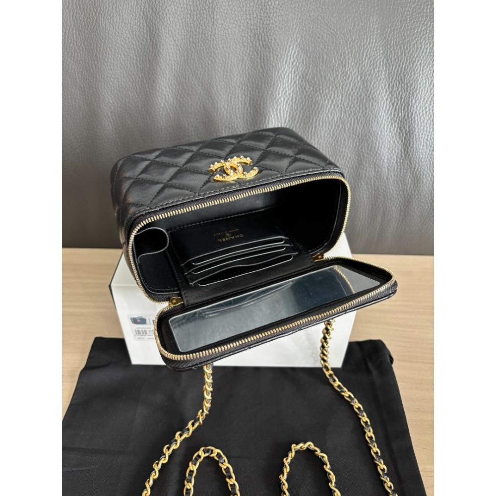 Chanel beauty vanity bag 17x9.5x8cm Bags