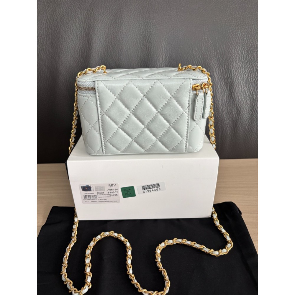 Chanel beauty vanity bag 17x9.5x8cm Bags