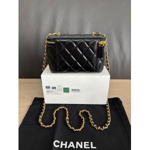 Chanel beauty vanity bag 17x9.5x8cm Bags