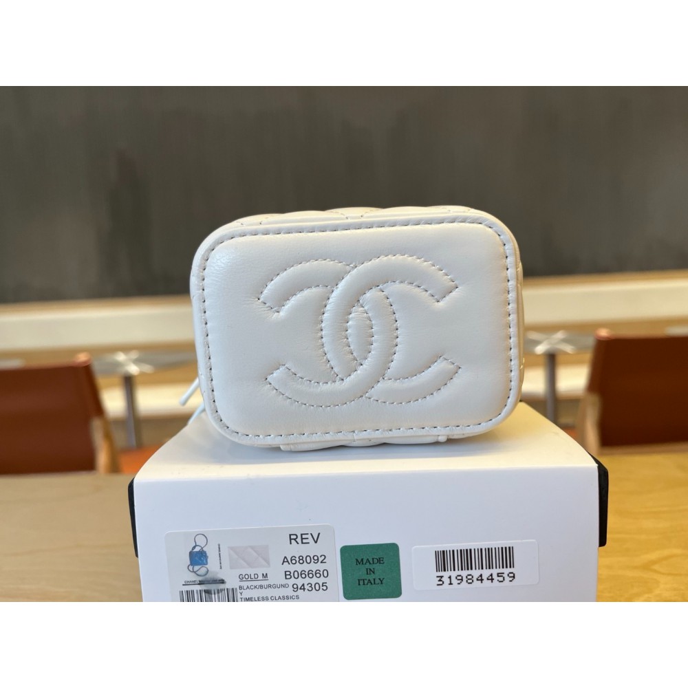 Chanel beauty vanity bag 11x8.5x7cm Bags