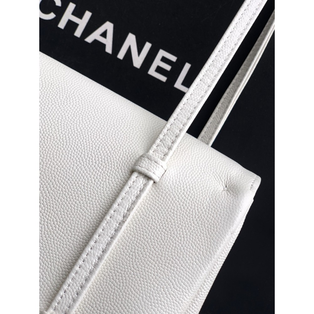 Chanel clutch with leather strap 15x22x7cm 