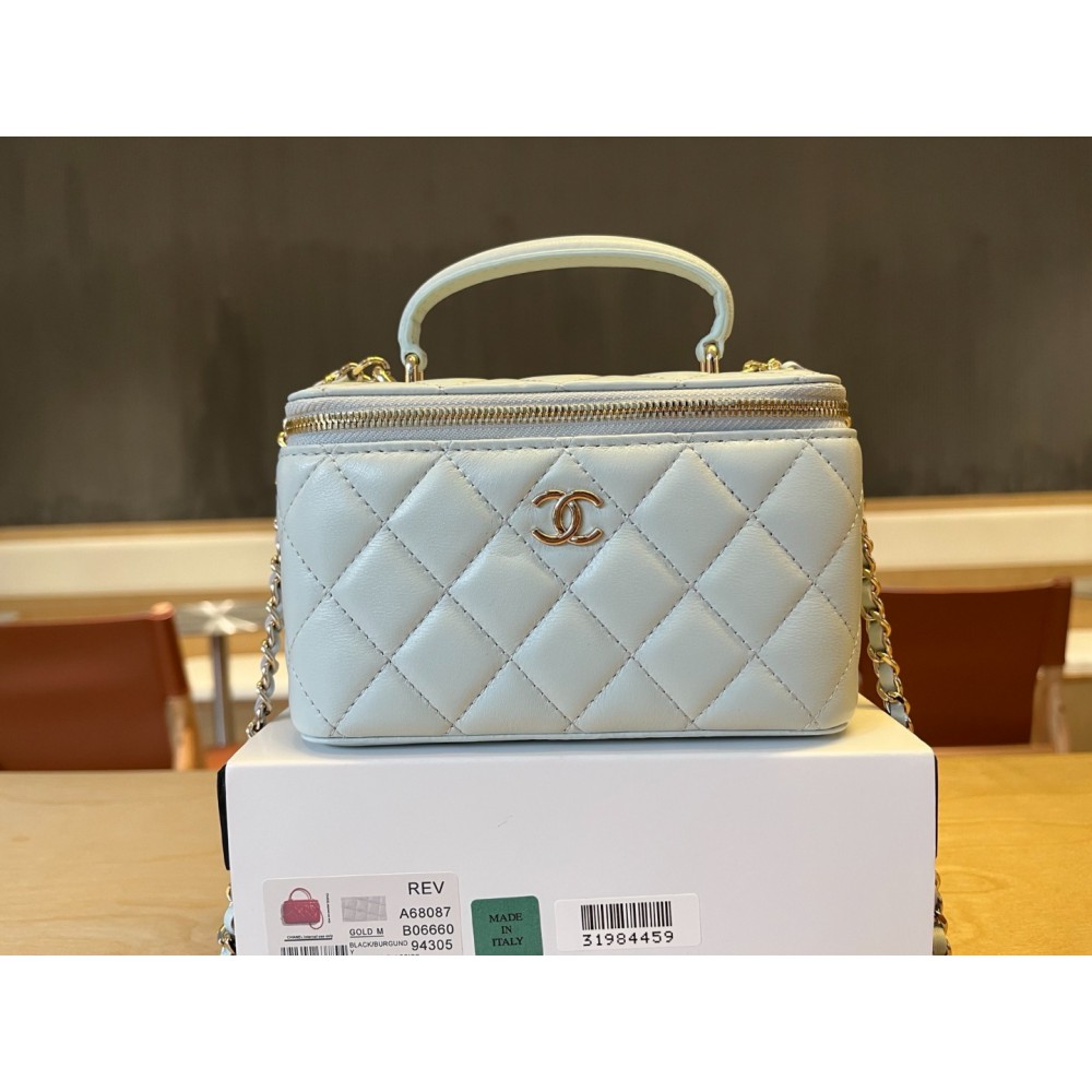 Chanel beauty vanity bag 17x9.5x8cm Bags