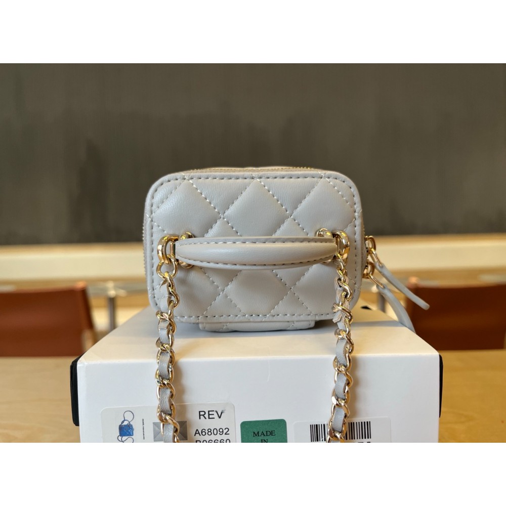 Chanel beauty vanity bag 11x8.5x7cm Bags