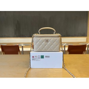 Chanel beauty vanity bag 17x9.5x8cm Bags