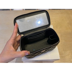 Chanel beauty vanity bag 17x9.5x8cm Bags