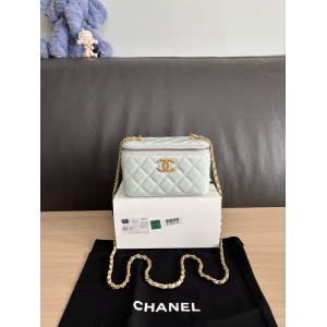 Chanel beauty vanity bag 17x9.5x8cm Bags