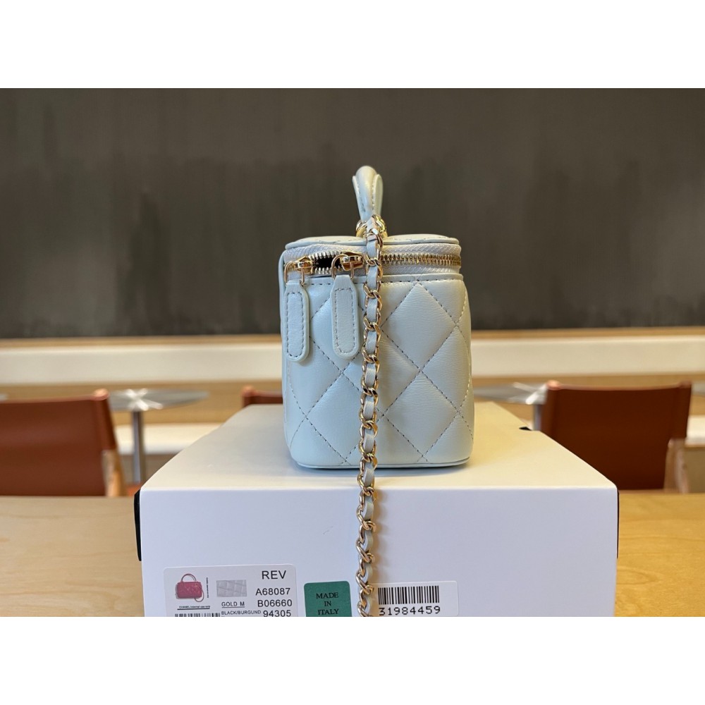 Chanel beauty vanity bag 17x9.5x8cm Bags