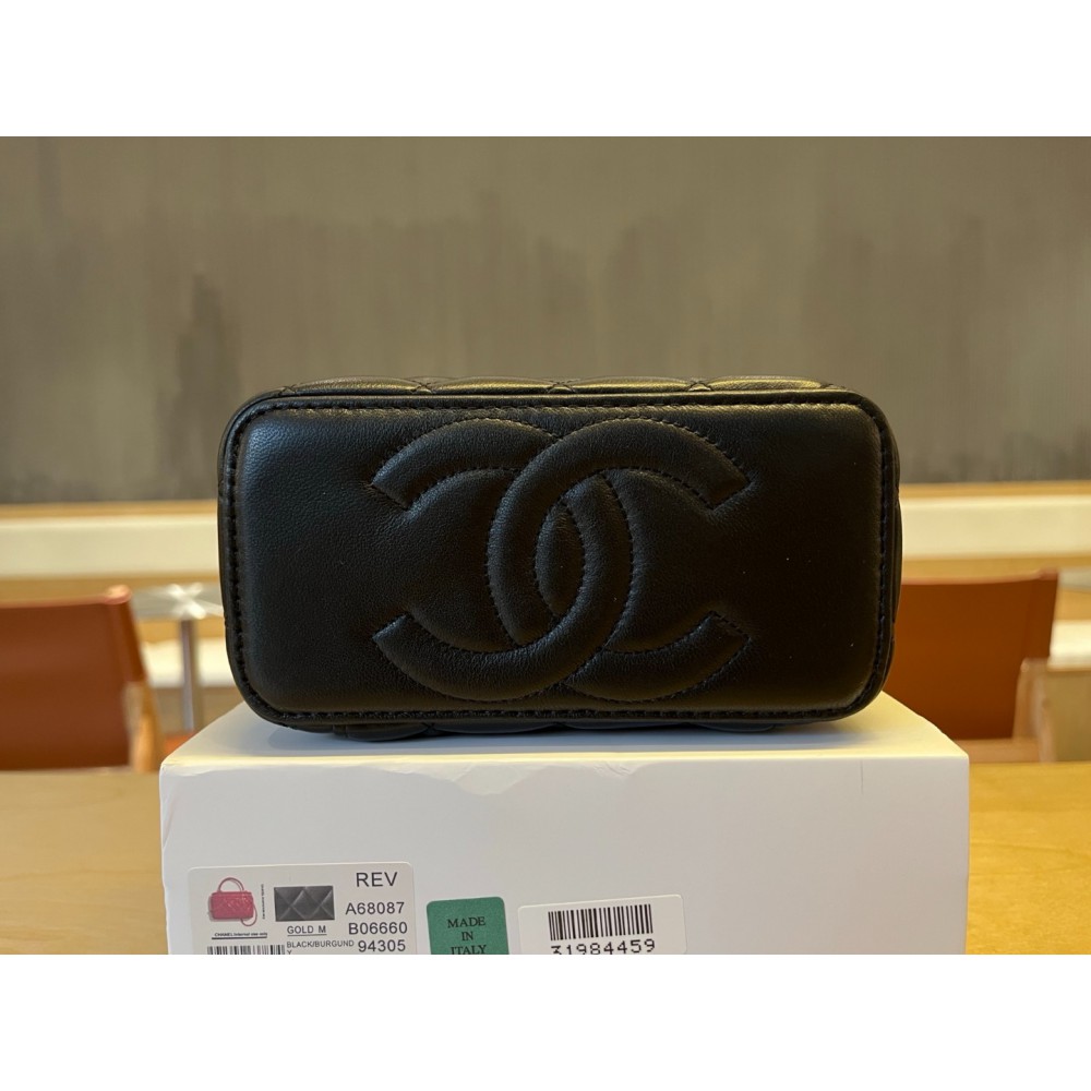 Chanel beauty vanity bag 17x9.5x8cm Bags