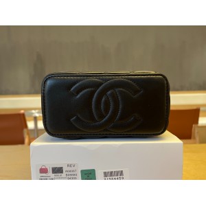 Chanel beauty vanity bag 17x9.5x8cm Bags