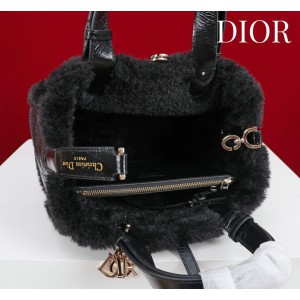 Dior Toujours shearling 23 x 15 x 15cm Bags