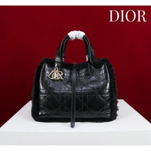 Dior Toujours shearling 28.5 x 21.5 x 17cm Bags
