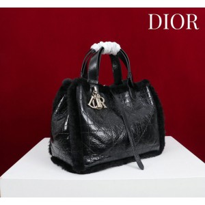 Dior Toujours shearling 28.5 x 21.5 x 17cm Bags