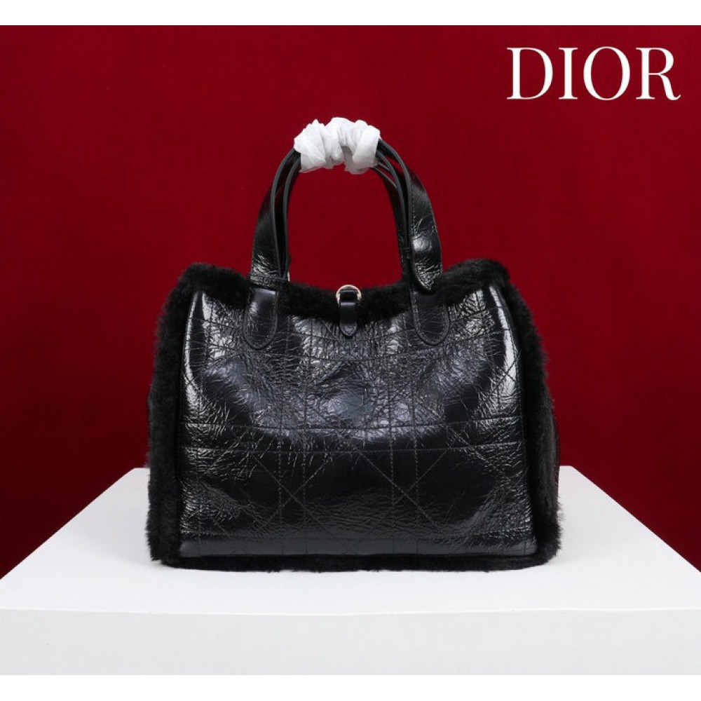 Dior Toujours shearling 28.5 x 21.5 x 17cm Bags