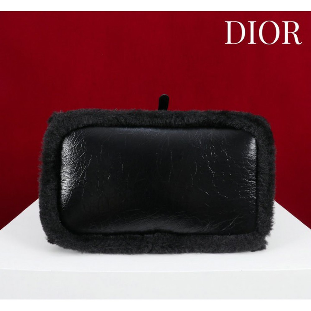 Dior Toujours shearling 28.5 x 21.5 x 17cm Bags