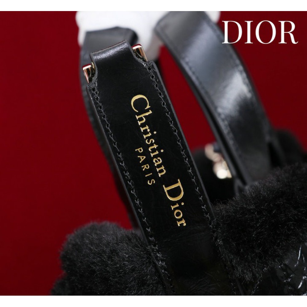 Dior Toujours shearling 28.5 x 21.5 x 17cm Bags
