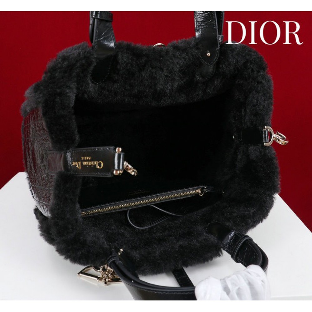 Dior Toujours shearling 28.5 x 21.5 x 17cm Bags