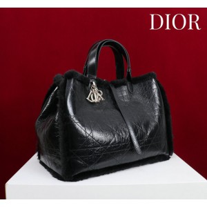 Dior Toujours shearling 37x27x21cm Bags