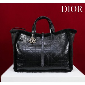 Dior Toujours shearling 37x27x21cm Bags