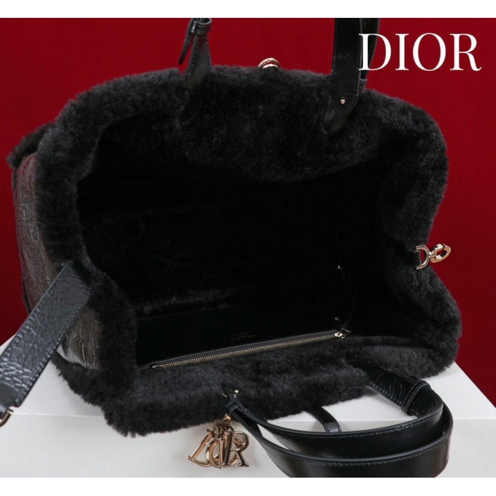 Dior Toujours shearling 37x27x21cm Bags