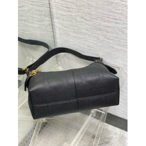 Dior Voyage Flat Macrocannage Grained Calfskin Bags