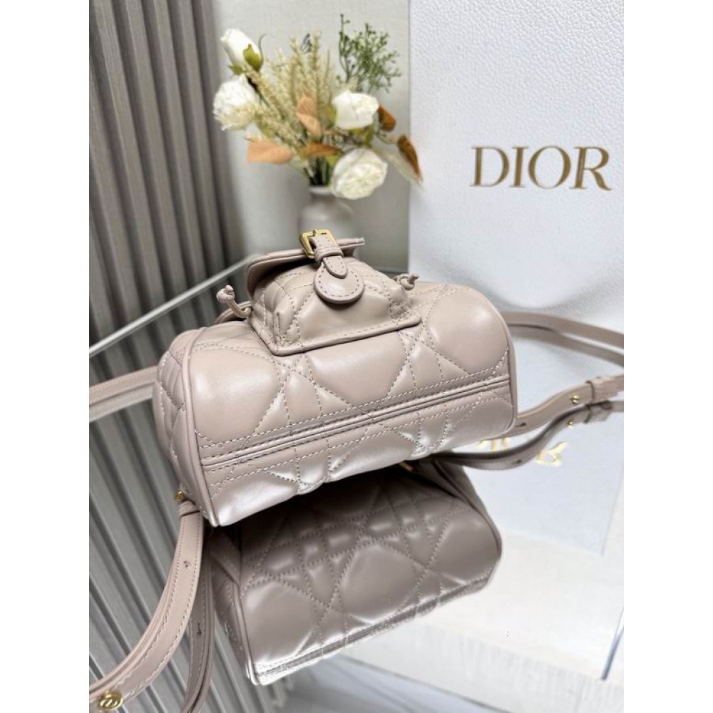 Dior caro backpack 23x27x12.5cm  Bags