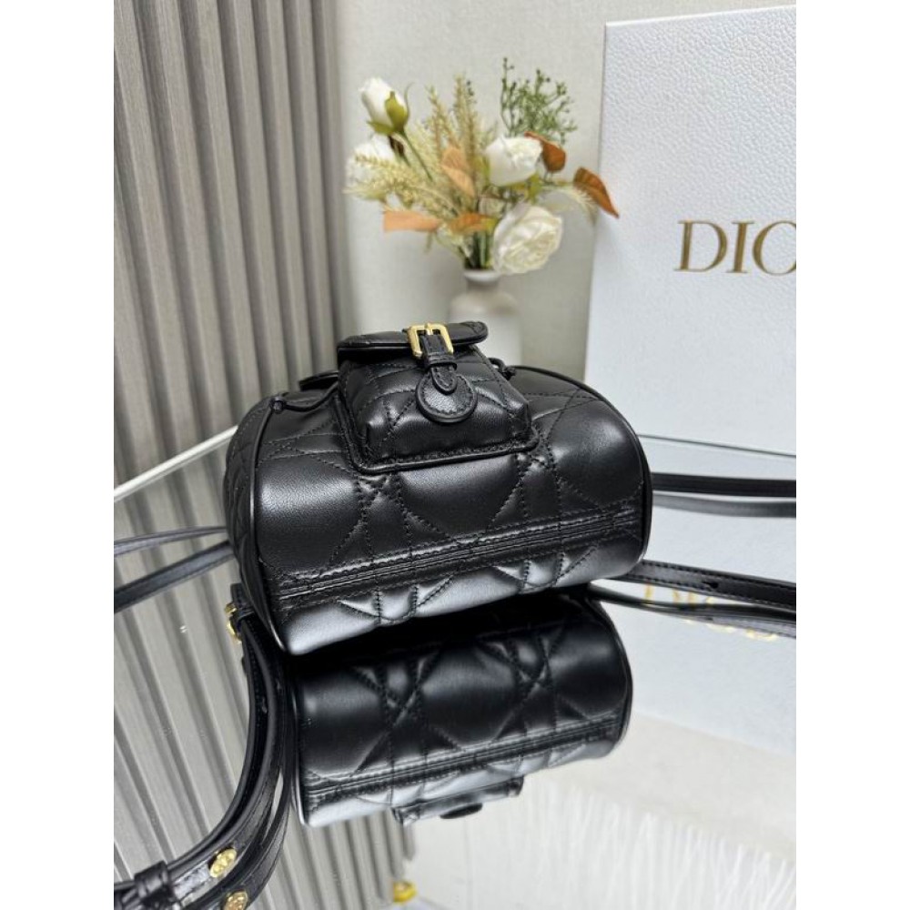 Dior caro backpack 23x27x12.5cm  Bags