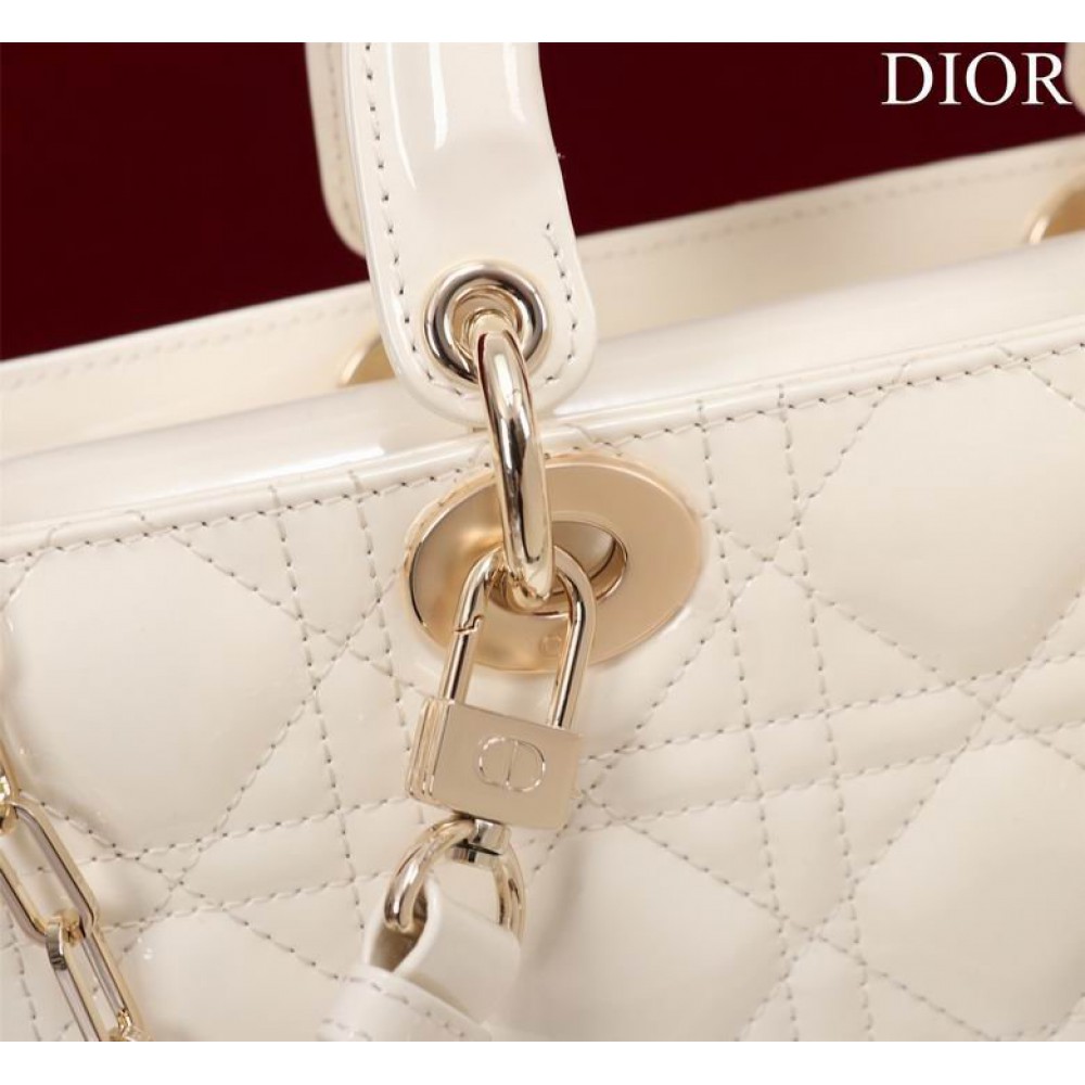 Dior Small Lady D-Joy Bag patent Lambskin 22 x 12 x 6 cm