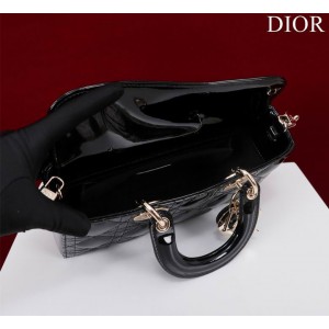 Dior Small Lady D-Joy Bag patent Lambskin 22 x 12 x 6 cm