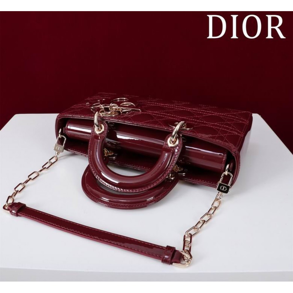 Dior Lady Medium D-Joy Bag patent Lambskin 26 x 13.5 x 5 cm