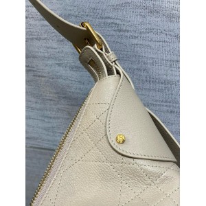 Dior Voyage Flat Macrocannage Grained Calfskin Bags