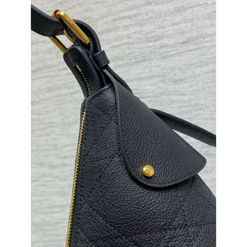 Dior Voyage Flat Macrocannage Grained Calfskin Bags