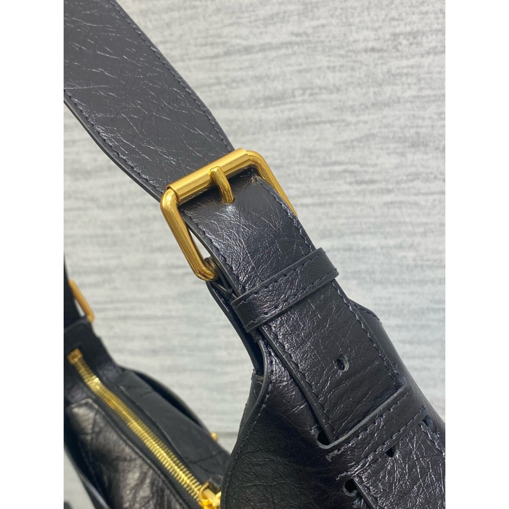 Dior Voyage Flat Macrocannage Grained Calfskin Bags