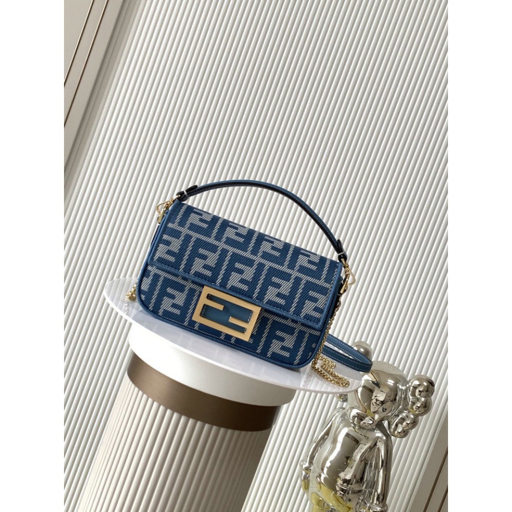 Fendi Baguette 20x13x5cm  Bags