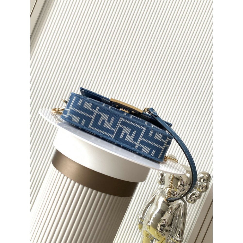 Fendi Baguette 20x13x5cm  Bags