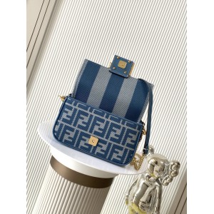 Fendi Baguette 20x13x5cm  Bags