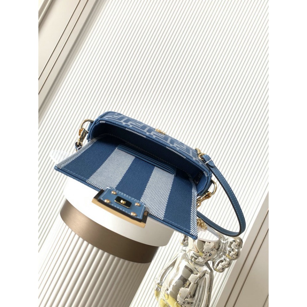 Fendi Baguette 20x13x5cm  Bags