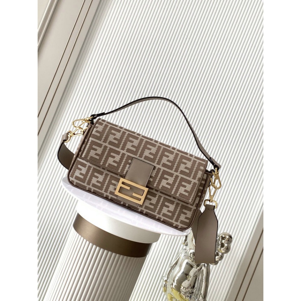 Fendi baguette 27x6x15cm Bags
